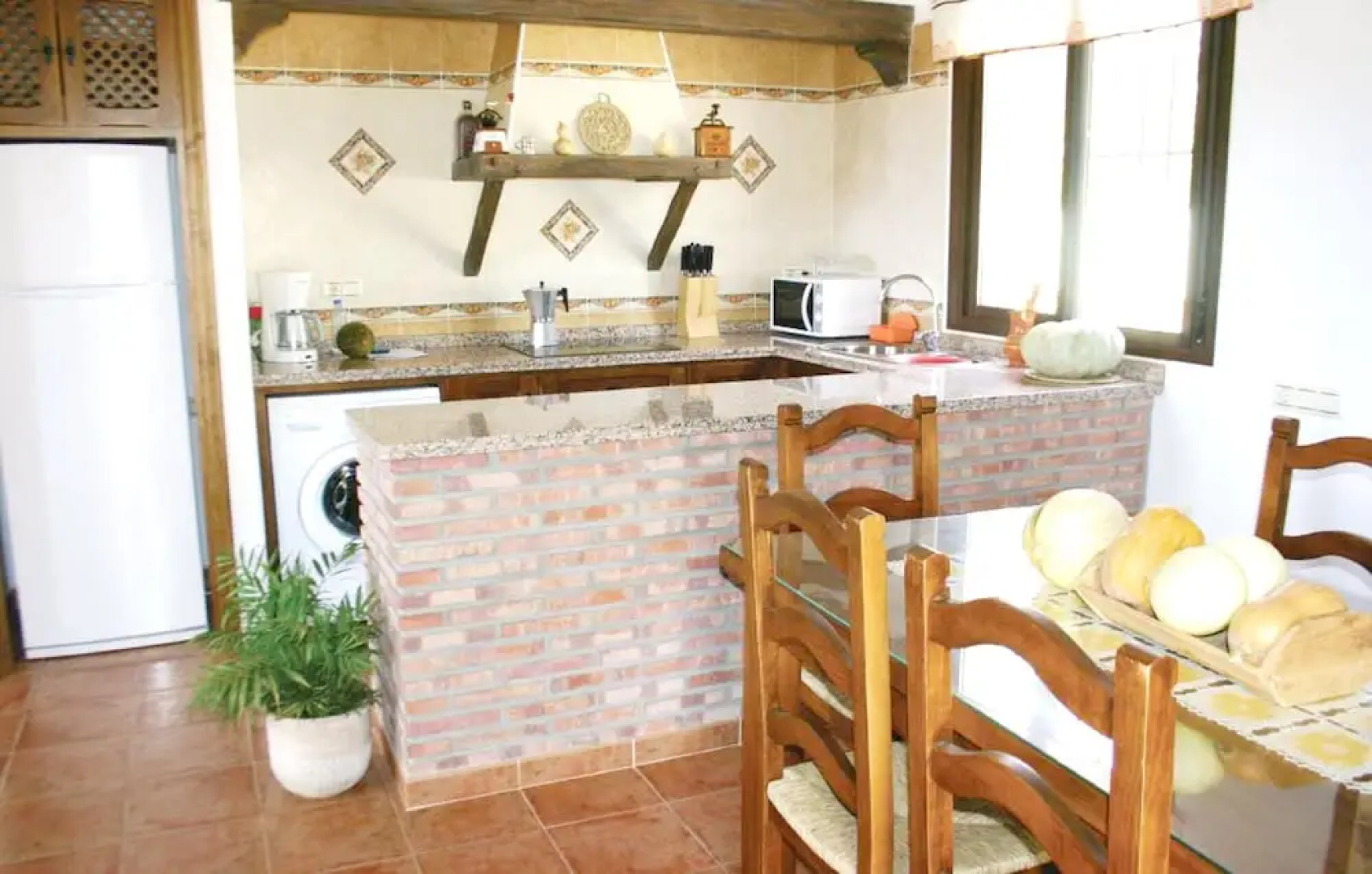House With 2 Bedrooms in El Gastor, With Wonderful Lake View, Private