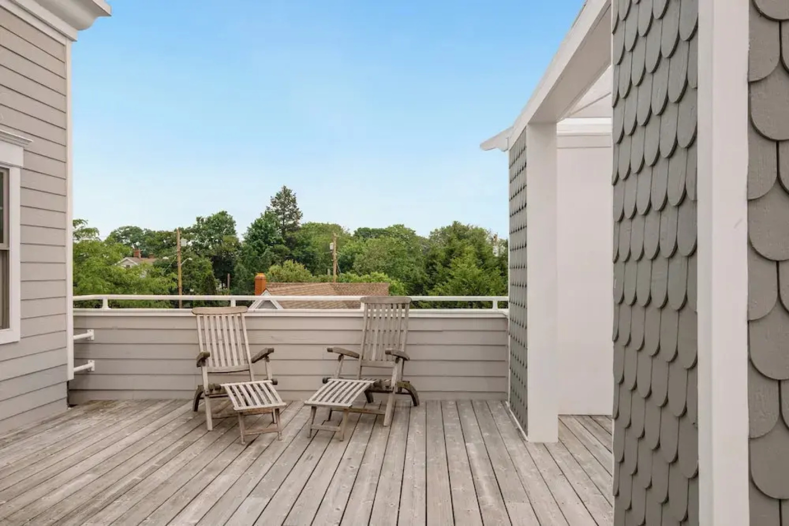 The Harbor Front Inn