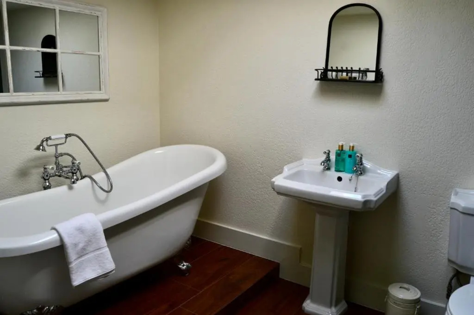 The Nest Hotel and Restaurant