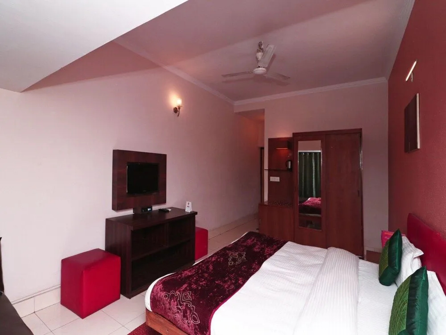 OYO 16006 Hotel Meedo's Grand