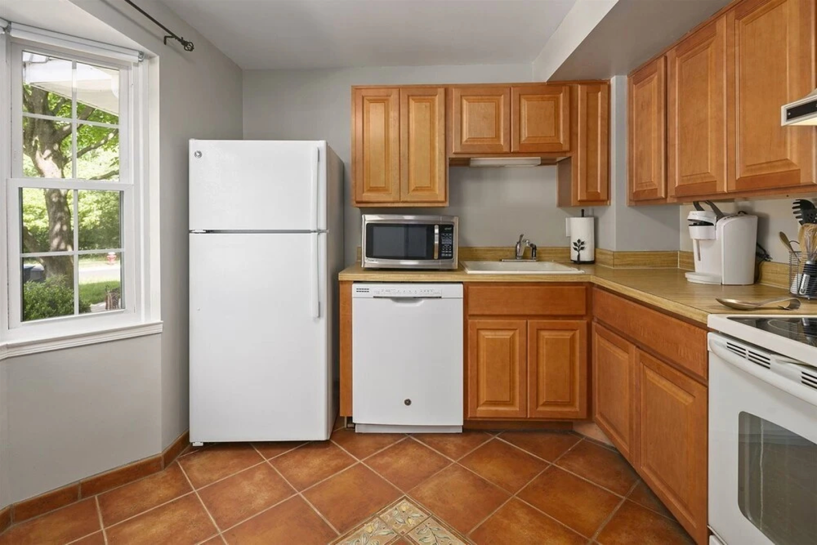 Sterling Townhome - Private & Santized, in a Quiet & Safe Neighborhood. Self Checkin, Pet Friendly! Super-host Support