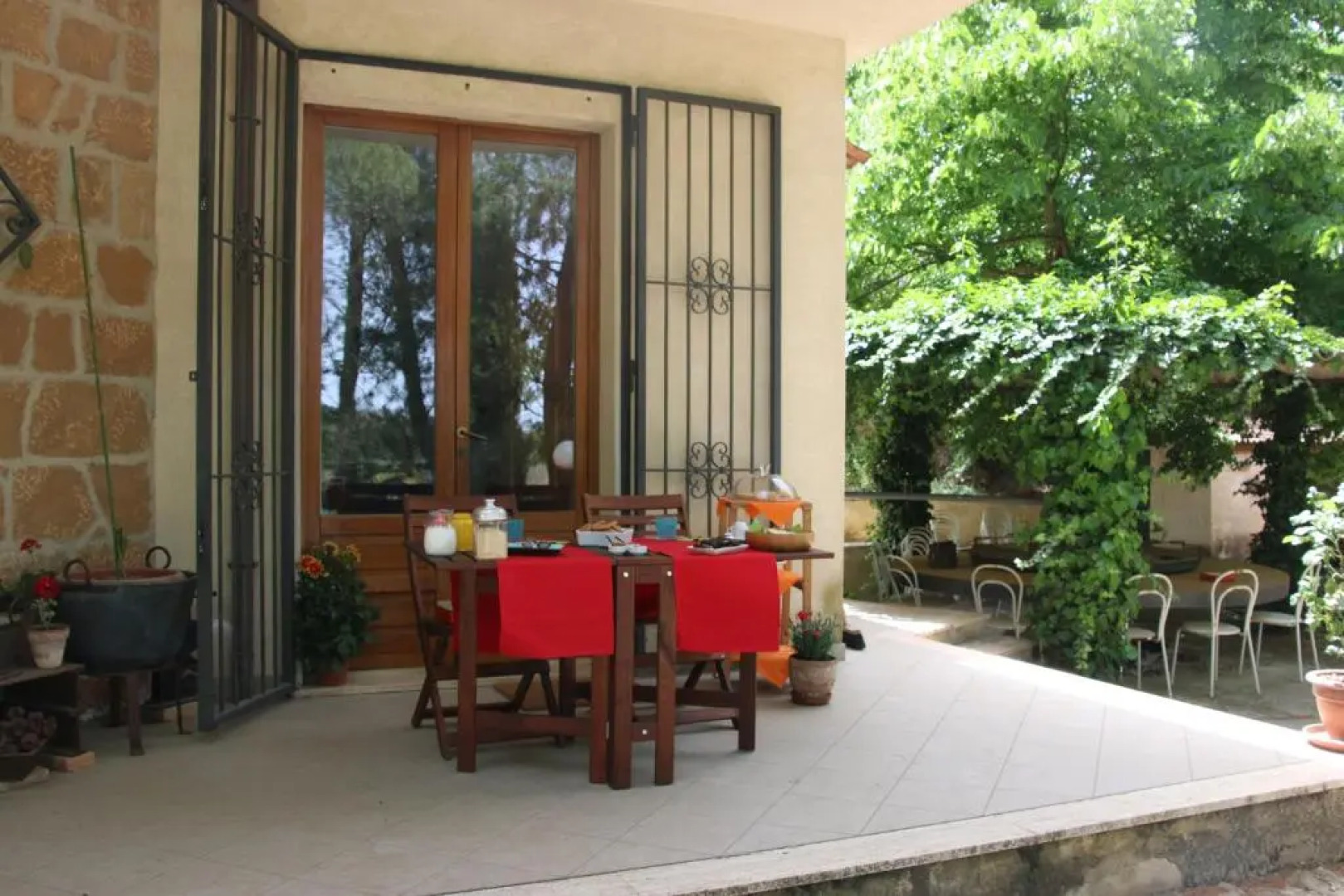 La Roverella Bed  Breakfast