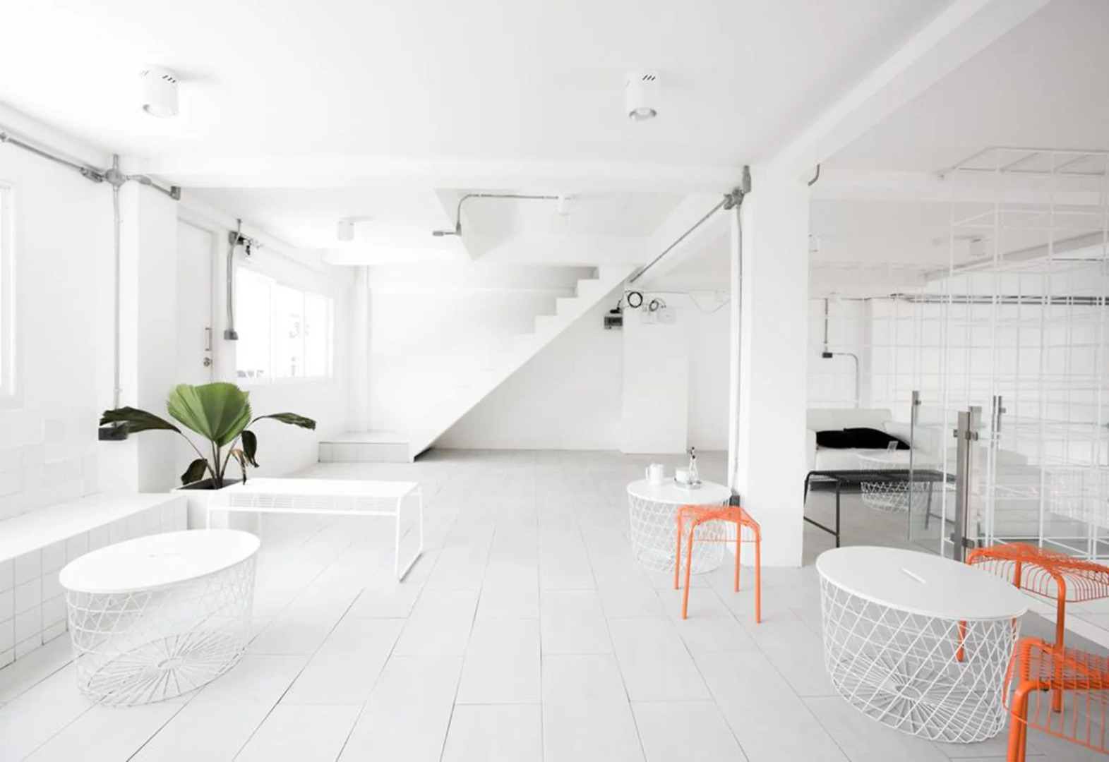 Flat White Cafe x Poshtel