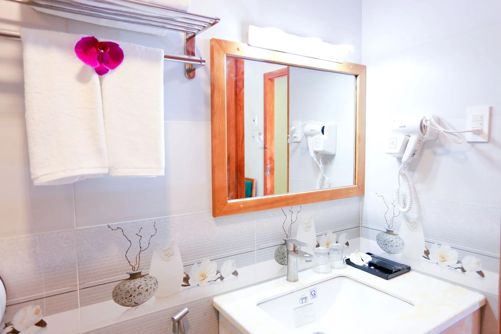 Vivian Hotel Saigon Airport