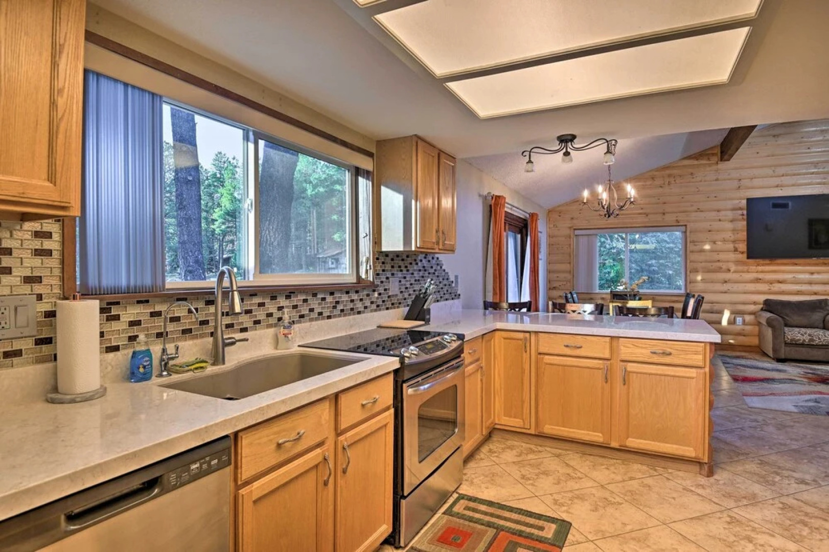 Flagstaff Retreat w/ Large Yard, Balcony & Views!