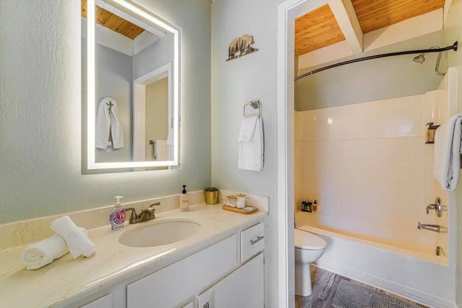 5 Mi to Northstar: 'bear Den' Home w/ Decks!