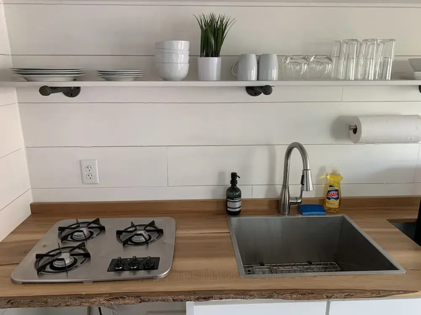 Cedar Creek Lodging & RV Park