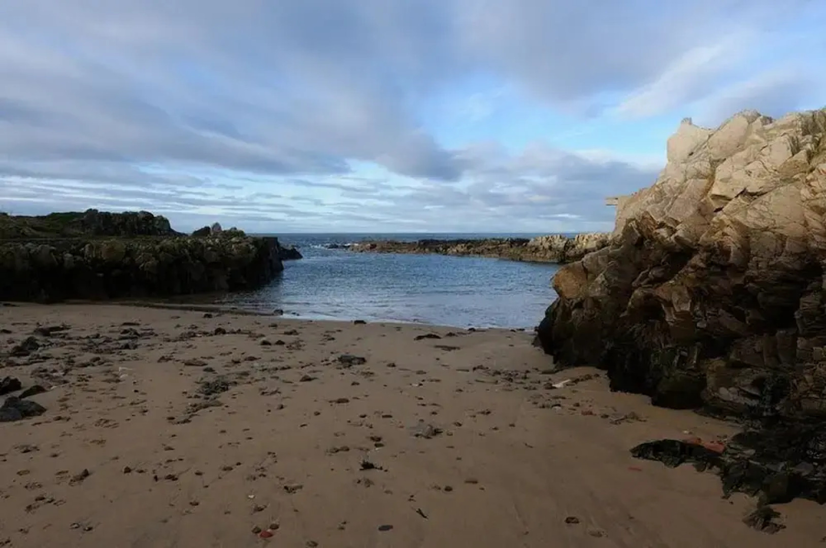 Findochty Beach House - Private Garden-beachfront
