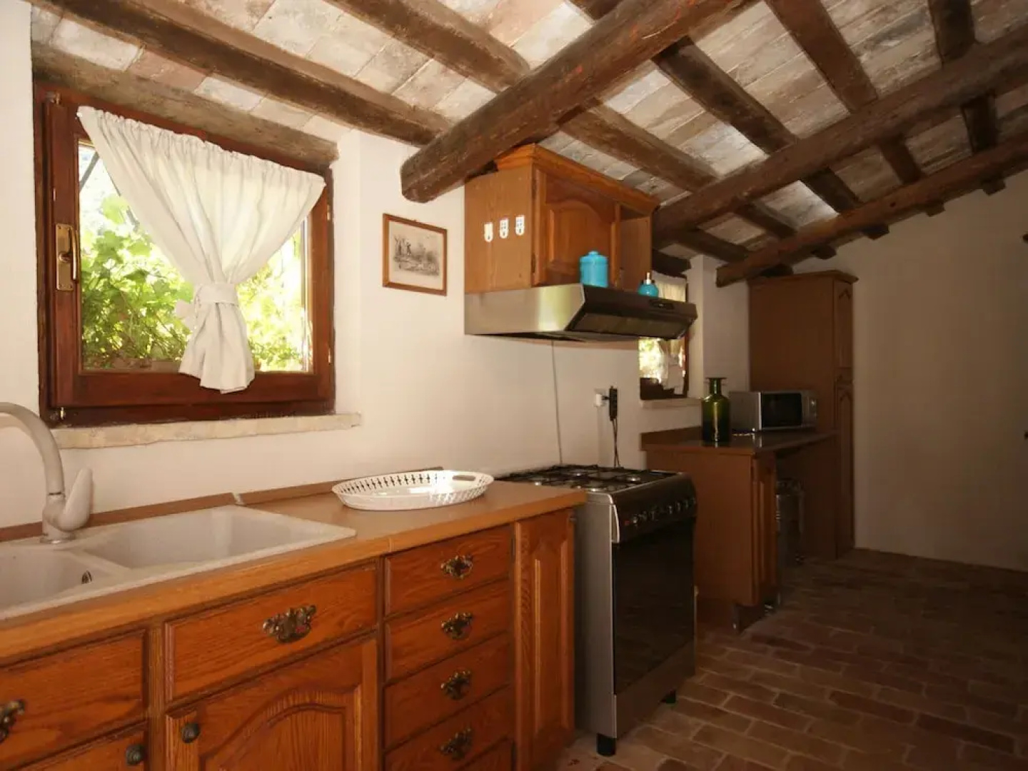 Belvilla by OYO Spacious Villa in Treia With Pool