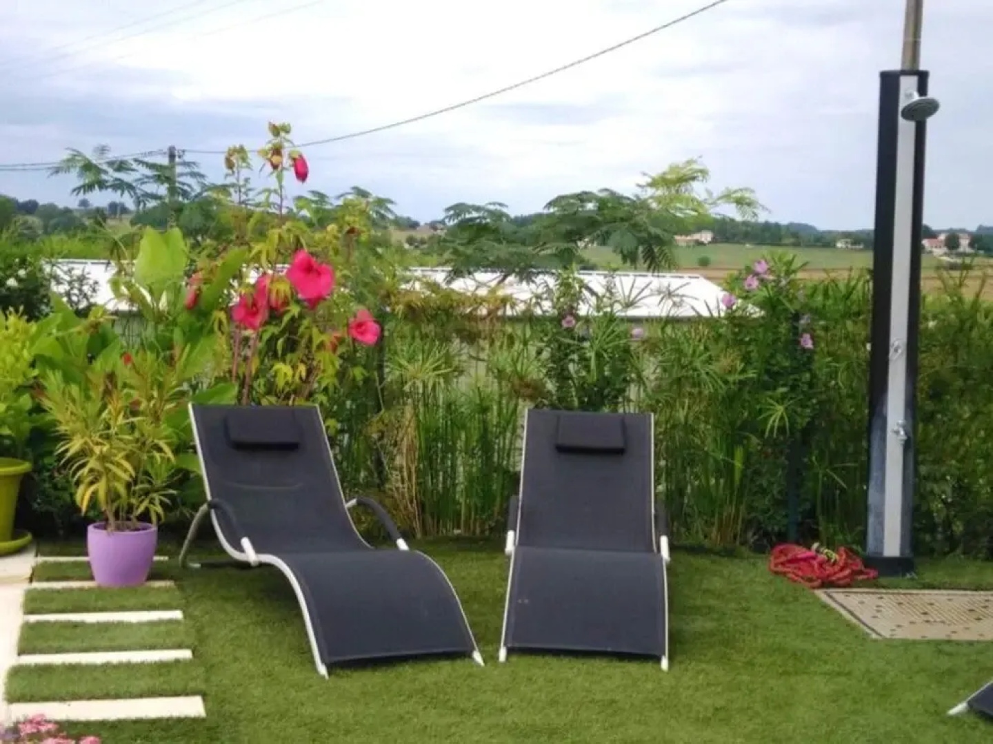Villa With 3 Bedrooms In Lavergne, With Wonderful Lake View, Private Pool, Furnished Garden - 186 Km From The Beach