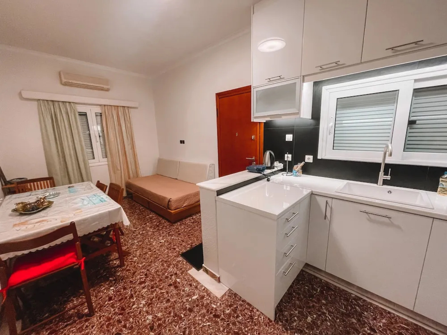 Hector Villa Airport