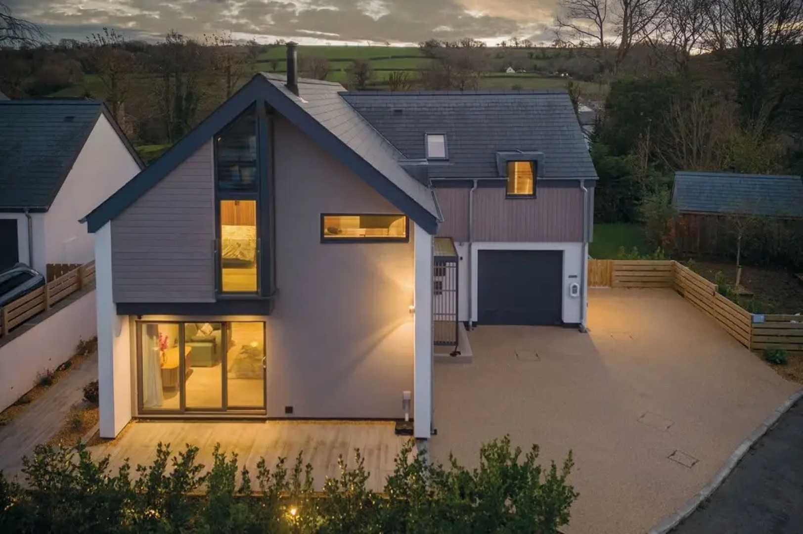 Ty Cyfoes - Luxurious 4 Bedroom - St. Florence