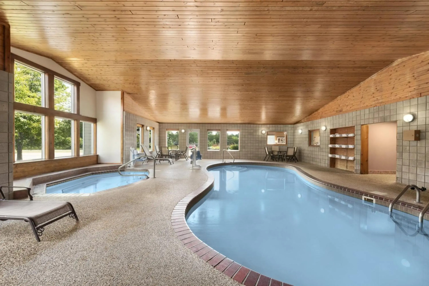 Country Inn & Suites by Radisson, Northfield, MN