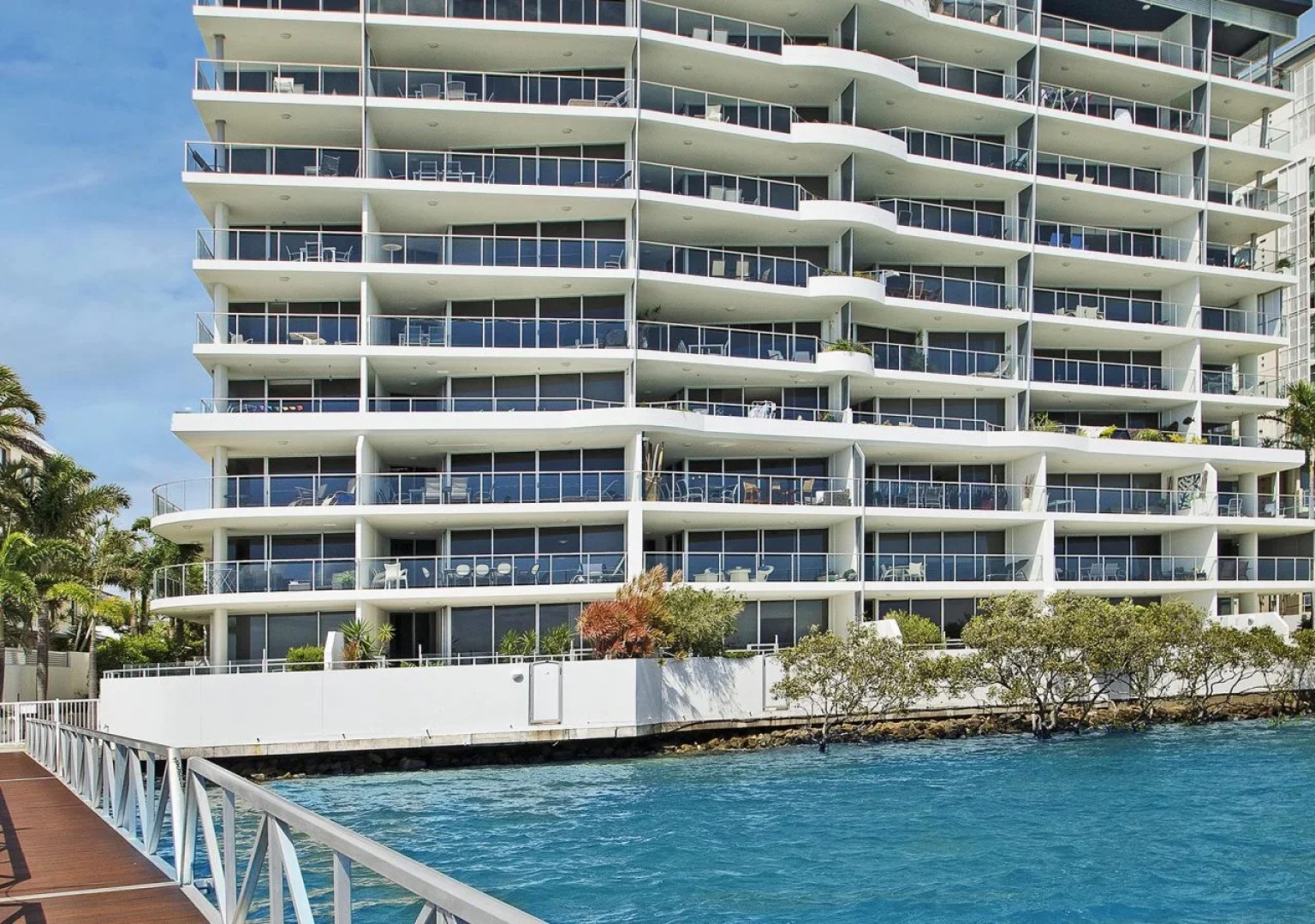 Waves Maroochy River