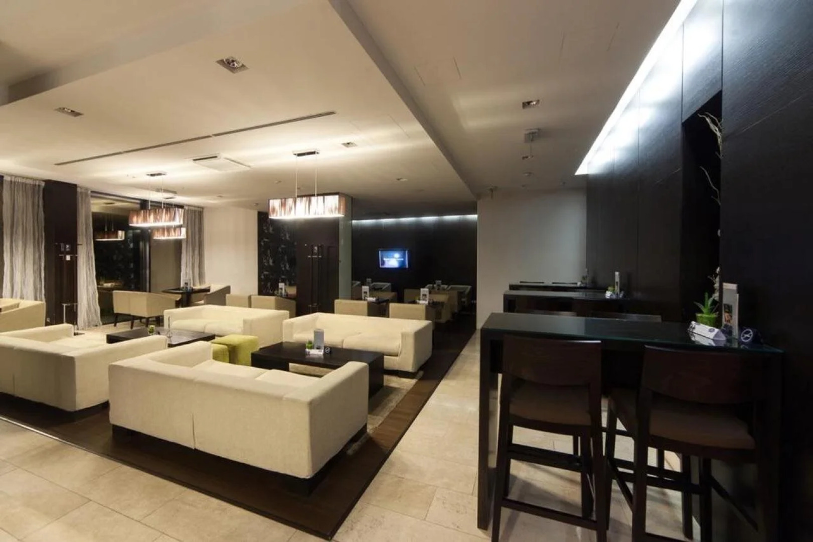 Отель Occidental Praha Five