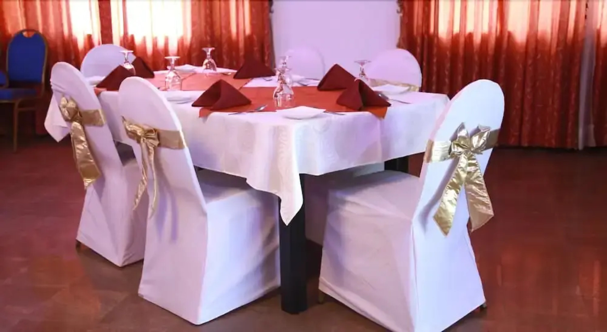 Field View Holiday Resort Hotel