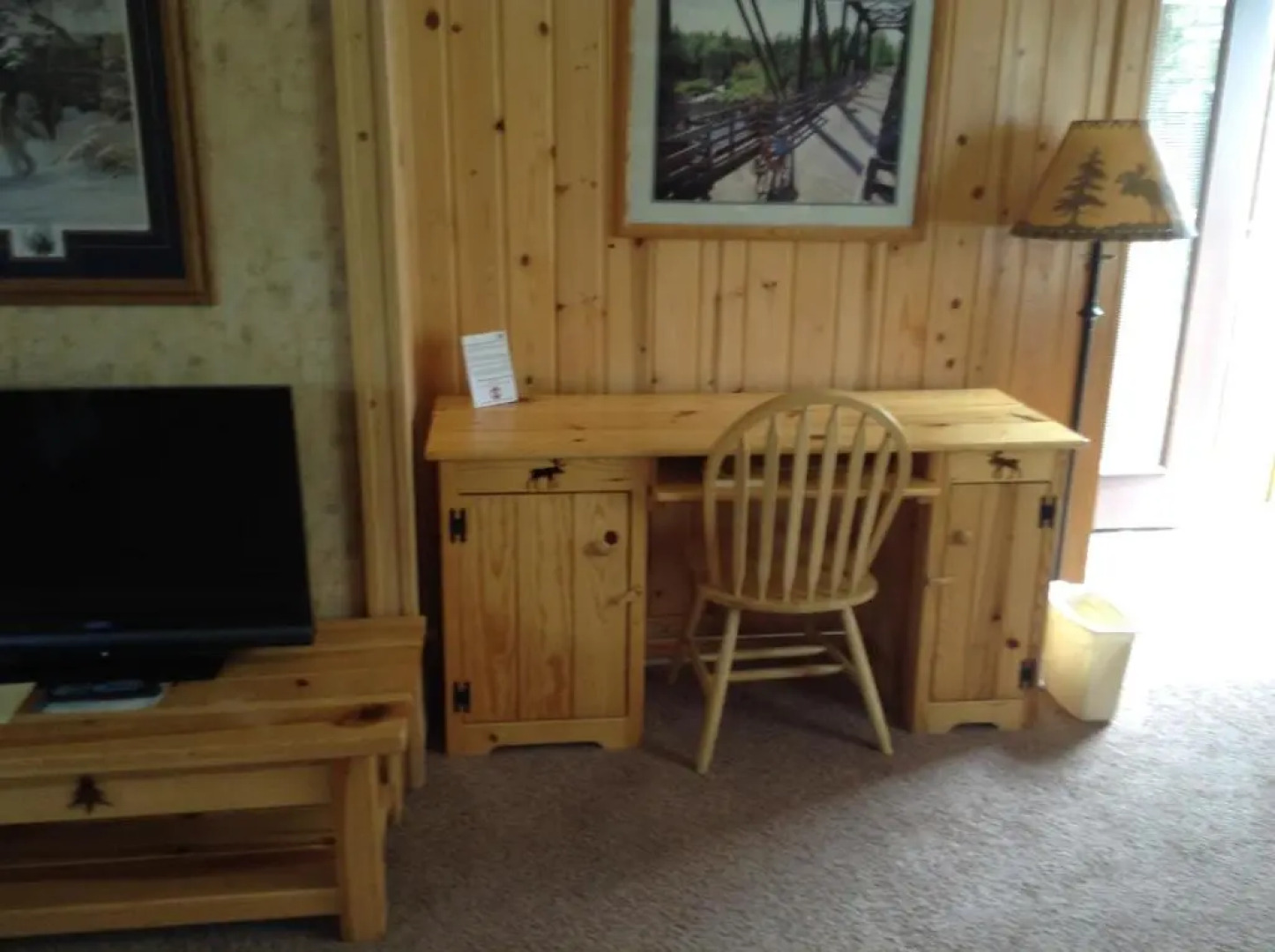 The Willard Munger Inn