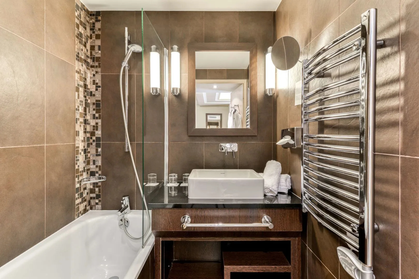 Zenitude Hotel la Valadière, an Ascend Collection Hotel