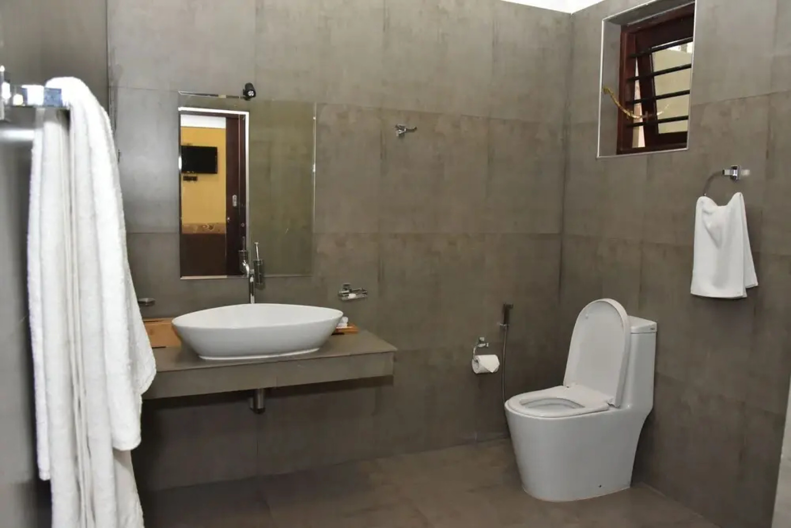 Aurora Four Seasons Villa & Spa