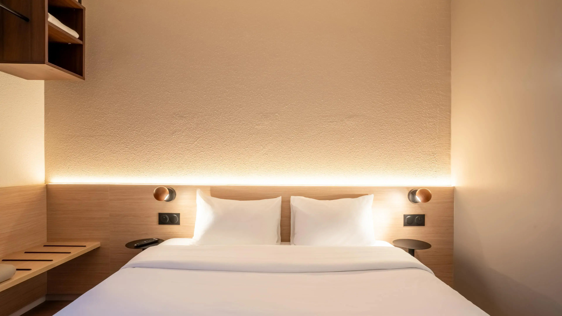 Premiere Classe Paris Ouest - Pont De Suresnes