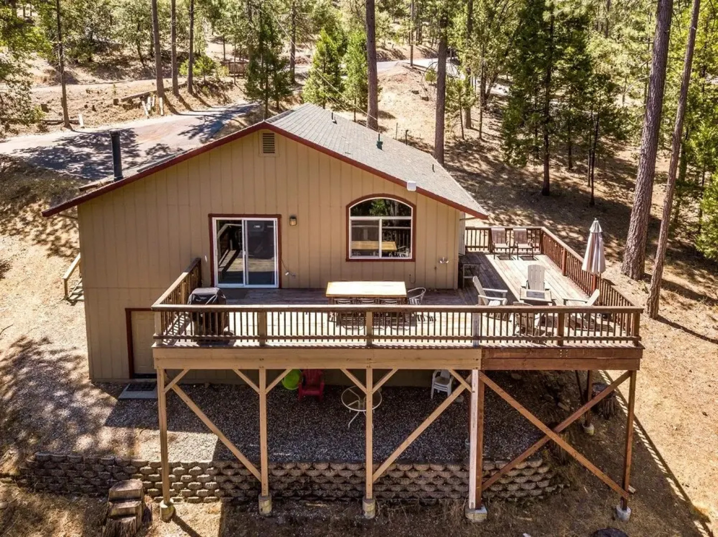 Hillside Haven -PET FRIENDLY!  Explore All Yosemite and Pine Mountain Lake has to Offer by Yosemite Region Resorts