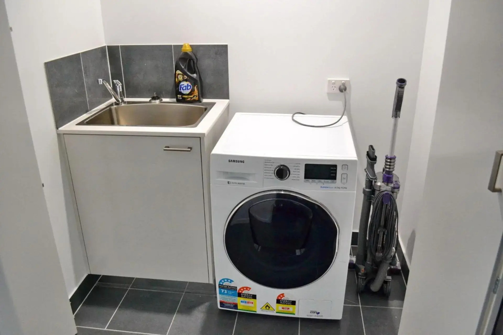 Nineteen On Gregory G02