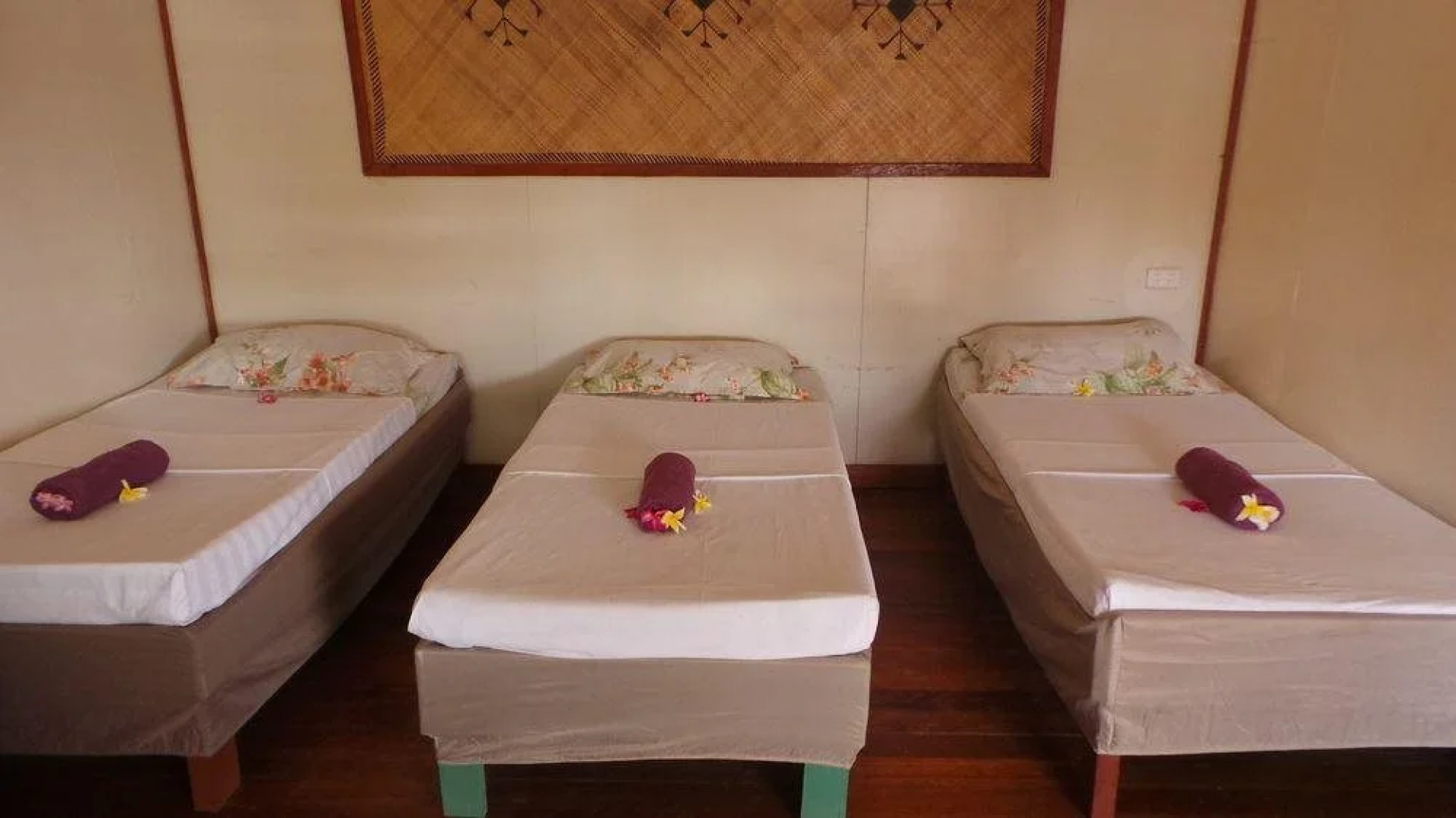 Qua Roviana Motel