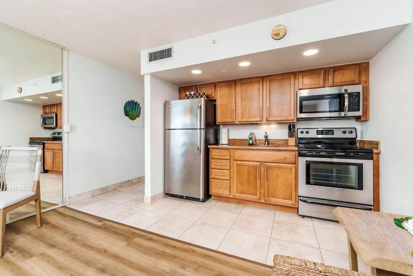 Royal Kahana 702 Studio Bedroom Condo by RedAwning