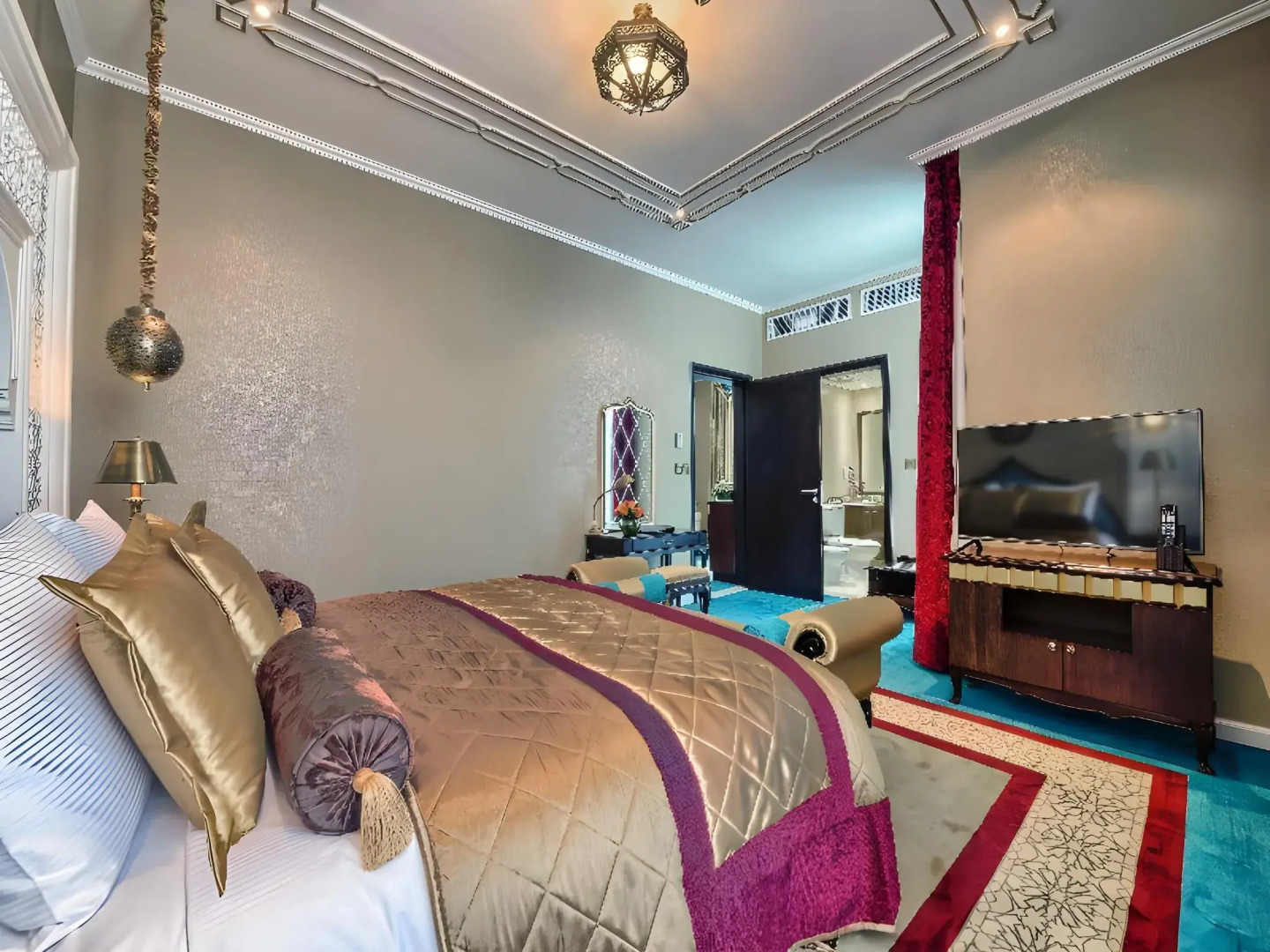 Saraya Corniche Hotel