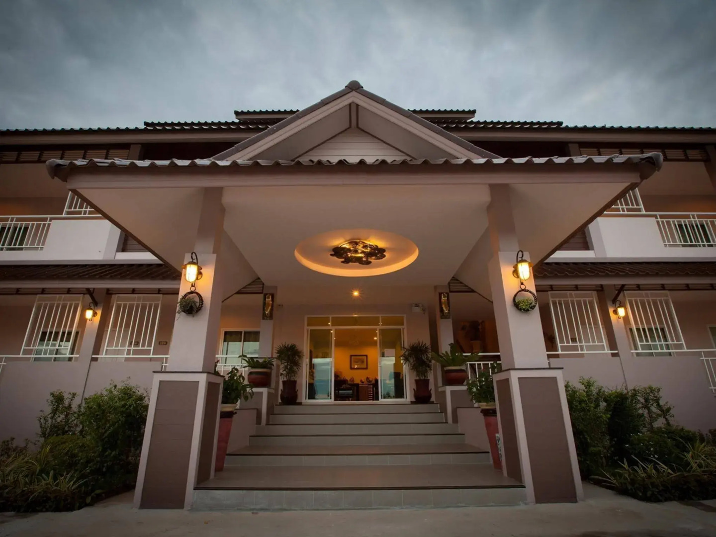 Chiang Kham Grand Villa