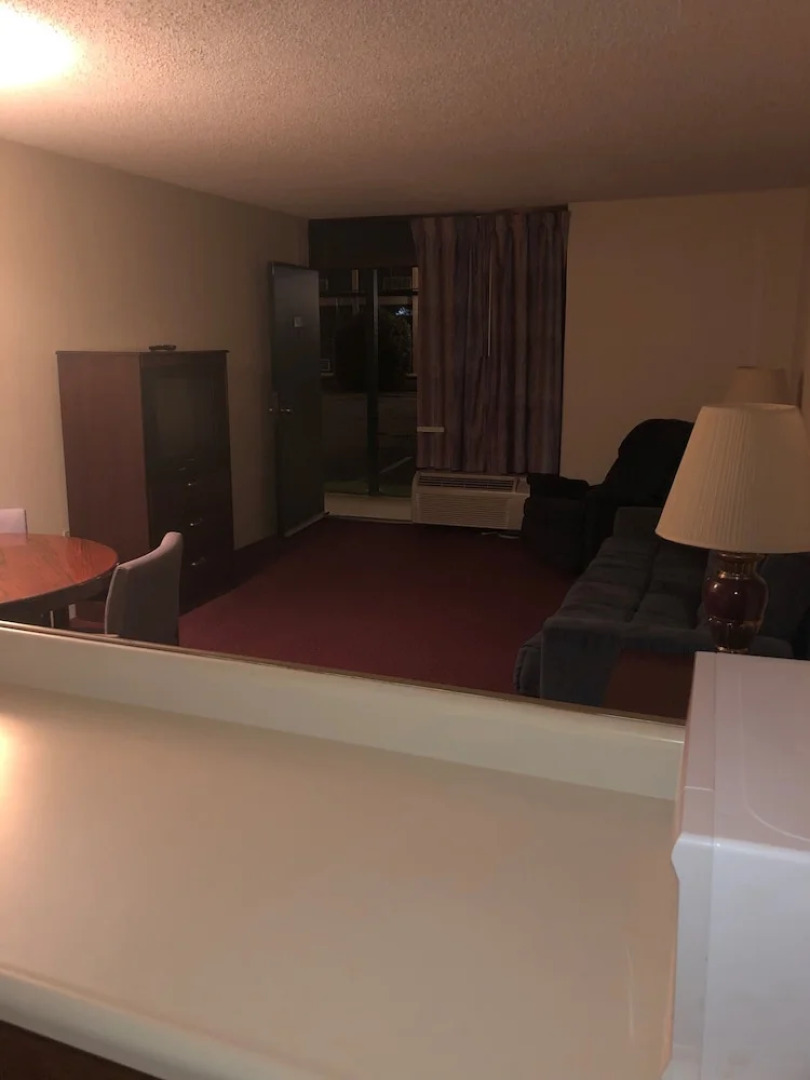 Limetree Inn & Suites