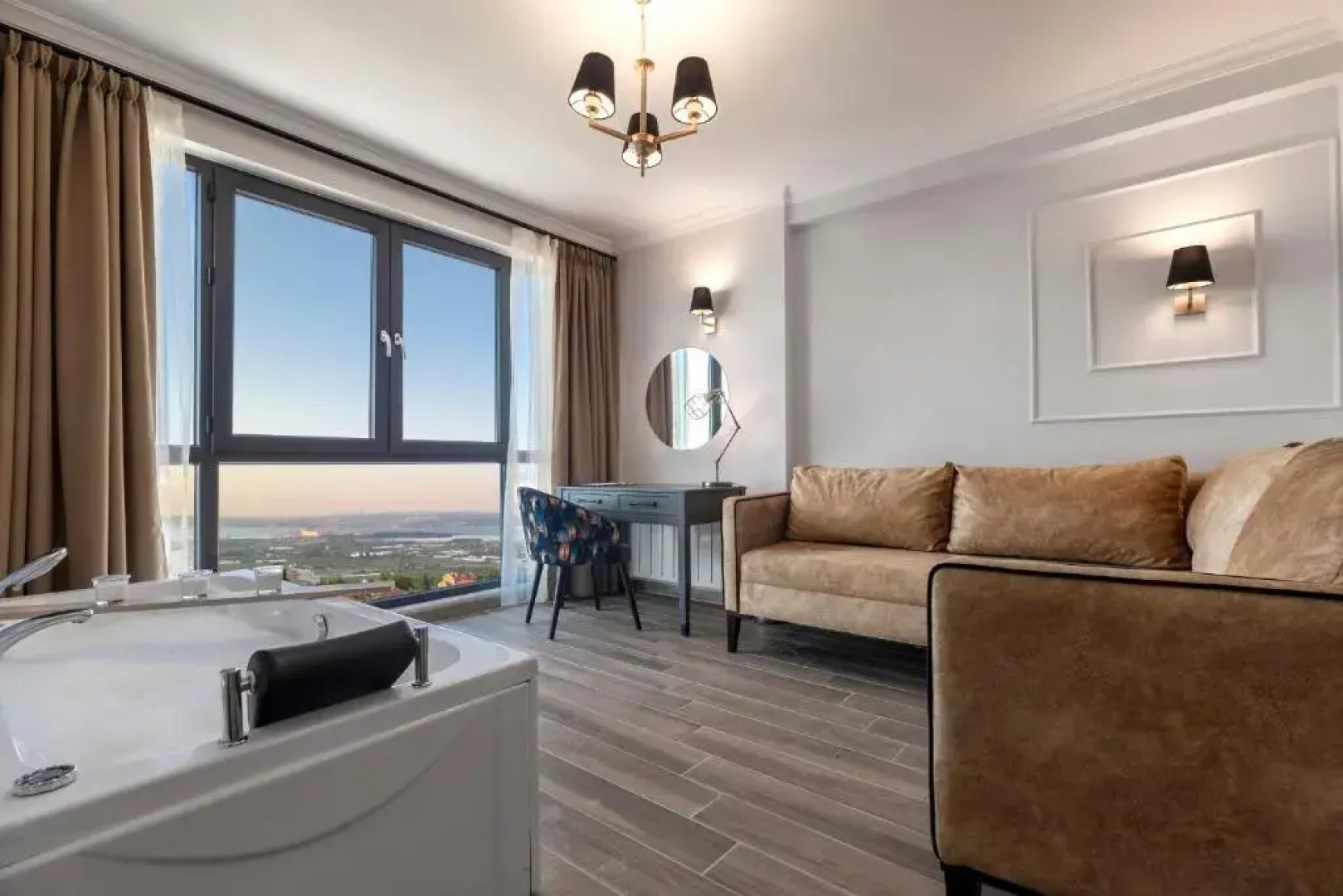 Lagun Castle Hotel&Spa