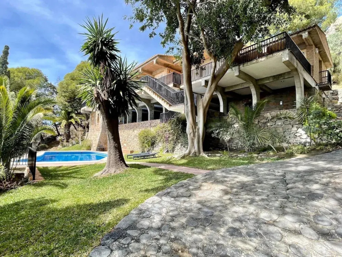 Villa in Salobrena With Sea Views