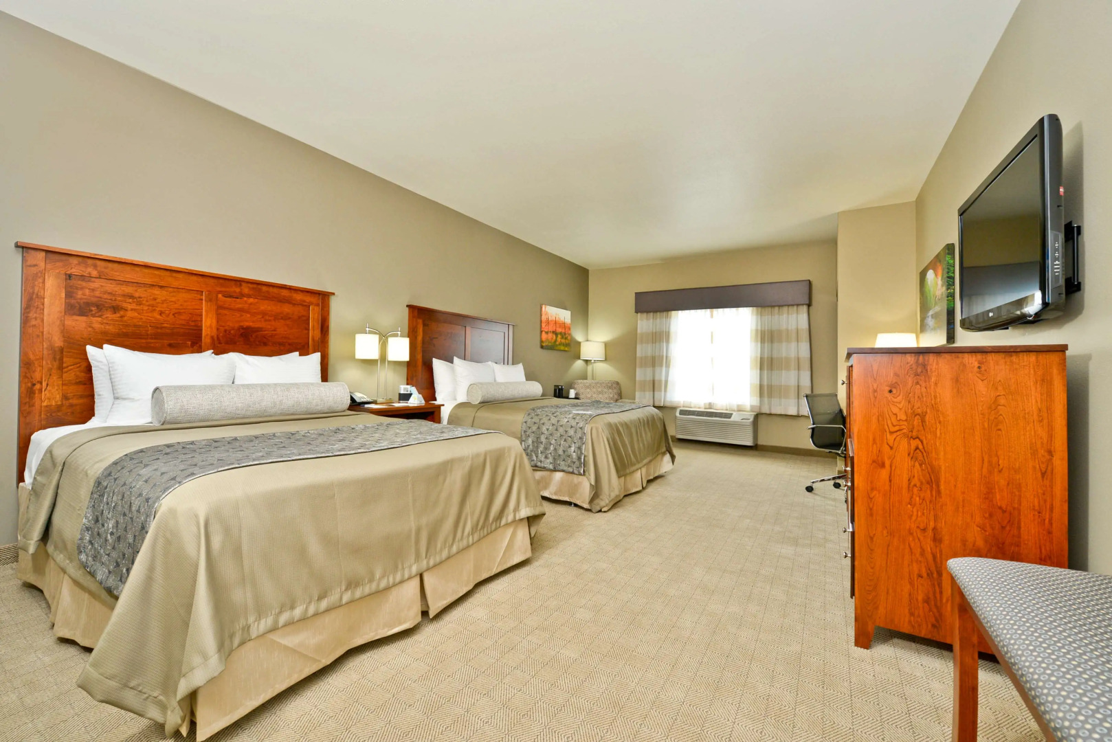 Green Mill Village Hotel & Suites, BW Signature Collection