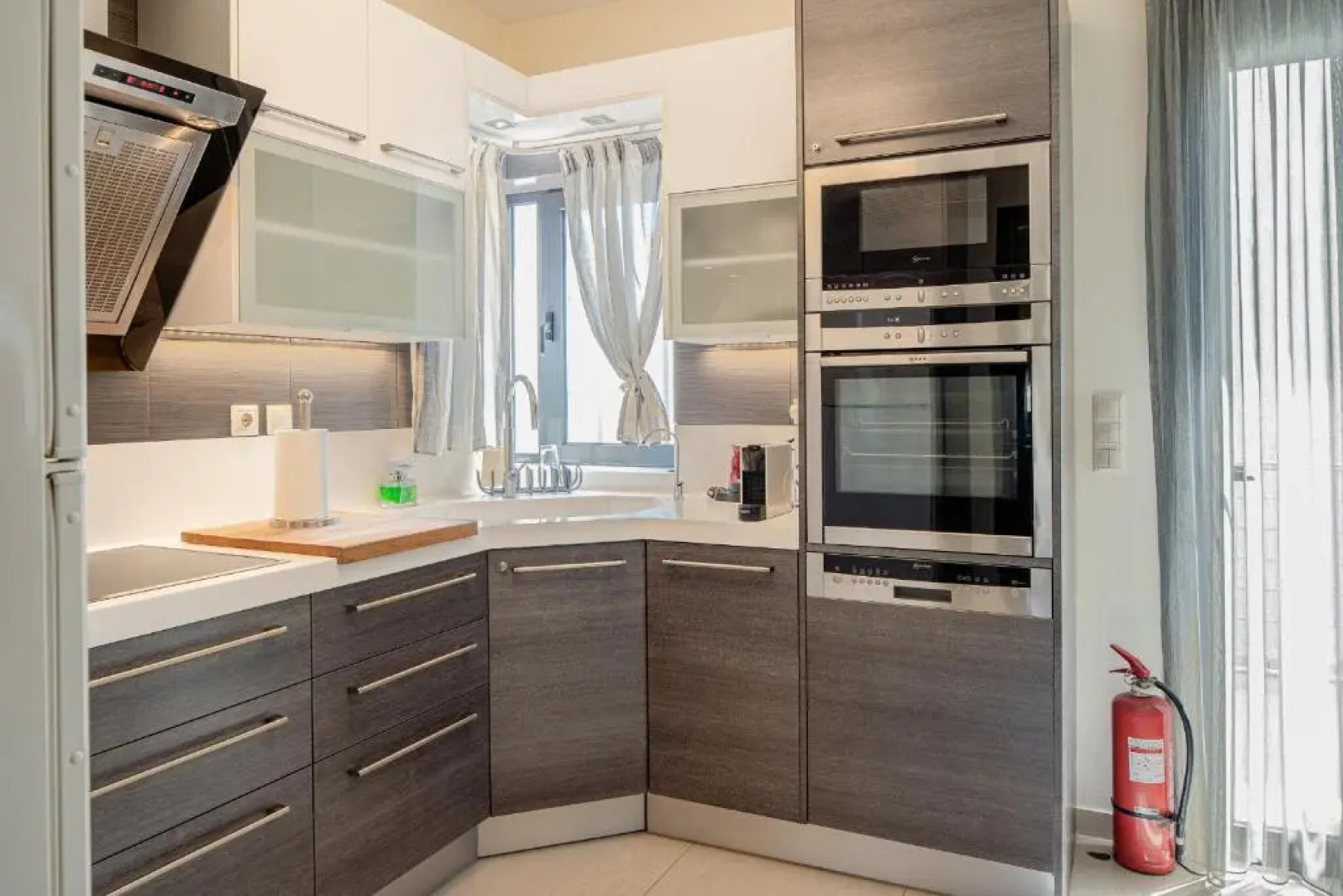 Villa The Palm, Beach & Airport closeby - POOL