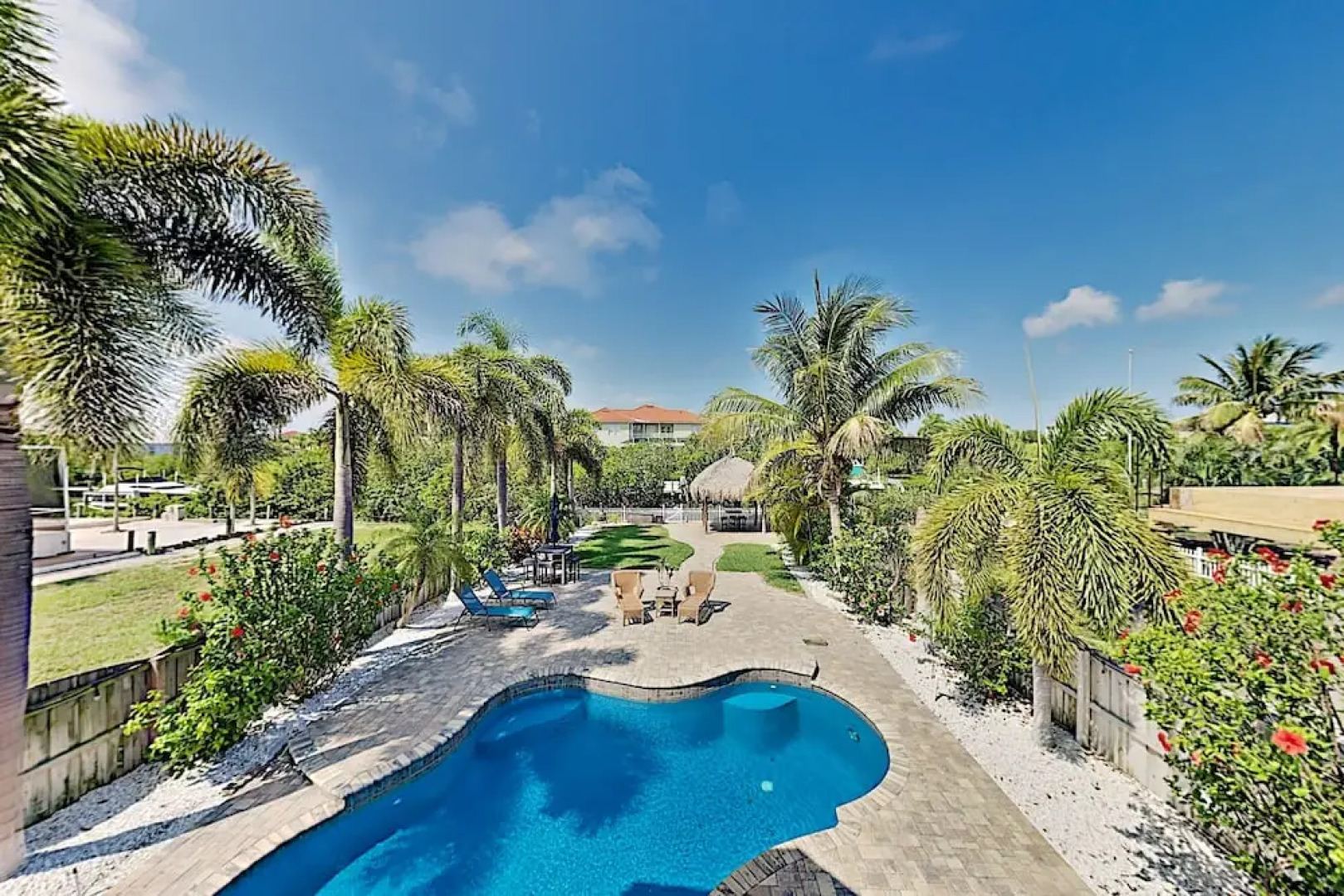 Immaculate Canal W/ Pool, Dock & Game Lounge 4 Bedroom Home