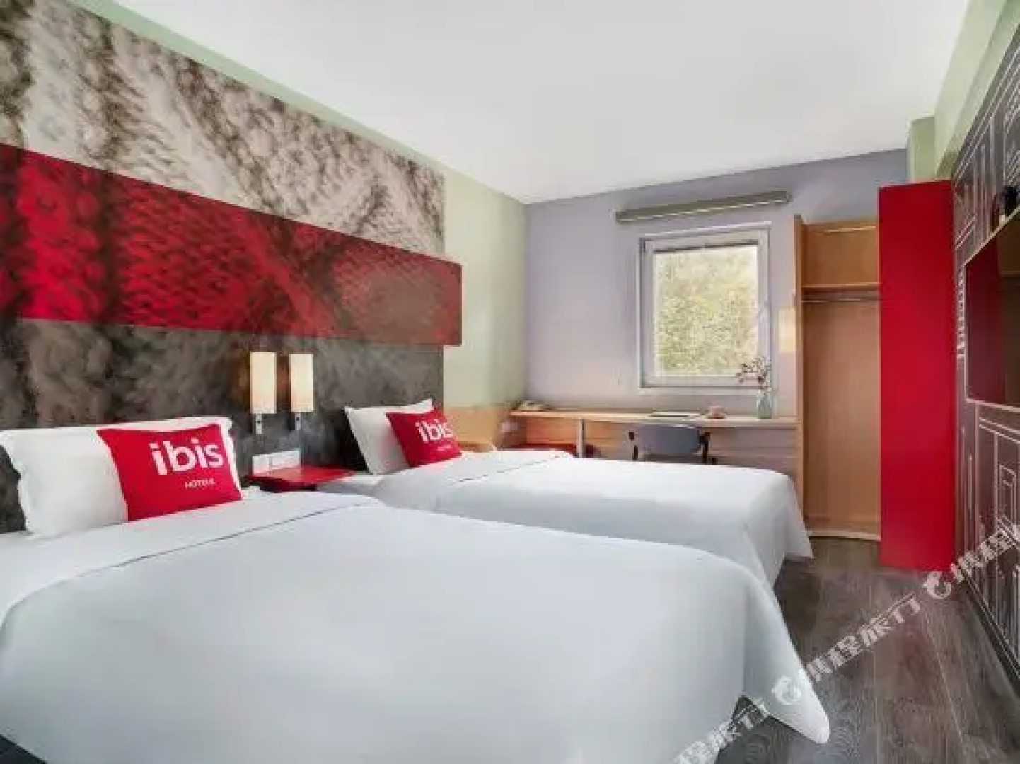 Ibis Hotel (Zhenjiang Da Shi Kou)