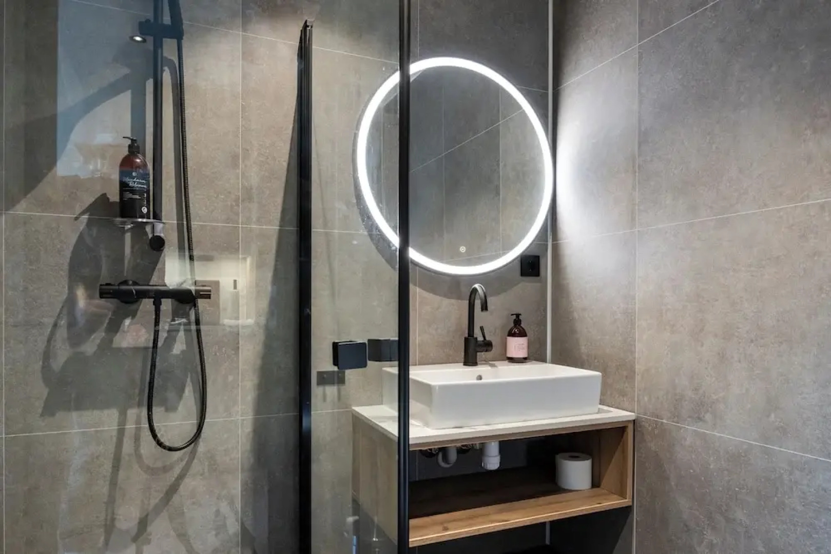 Stryn House - Hotel & Apartments