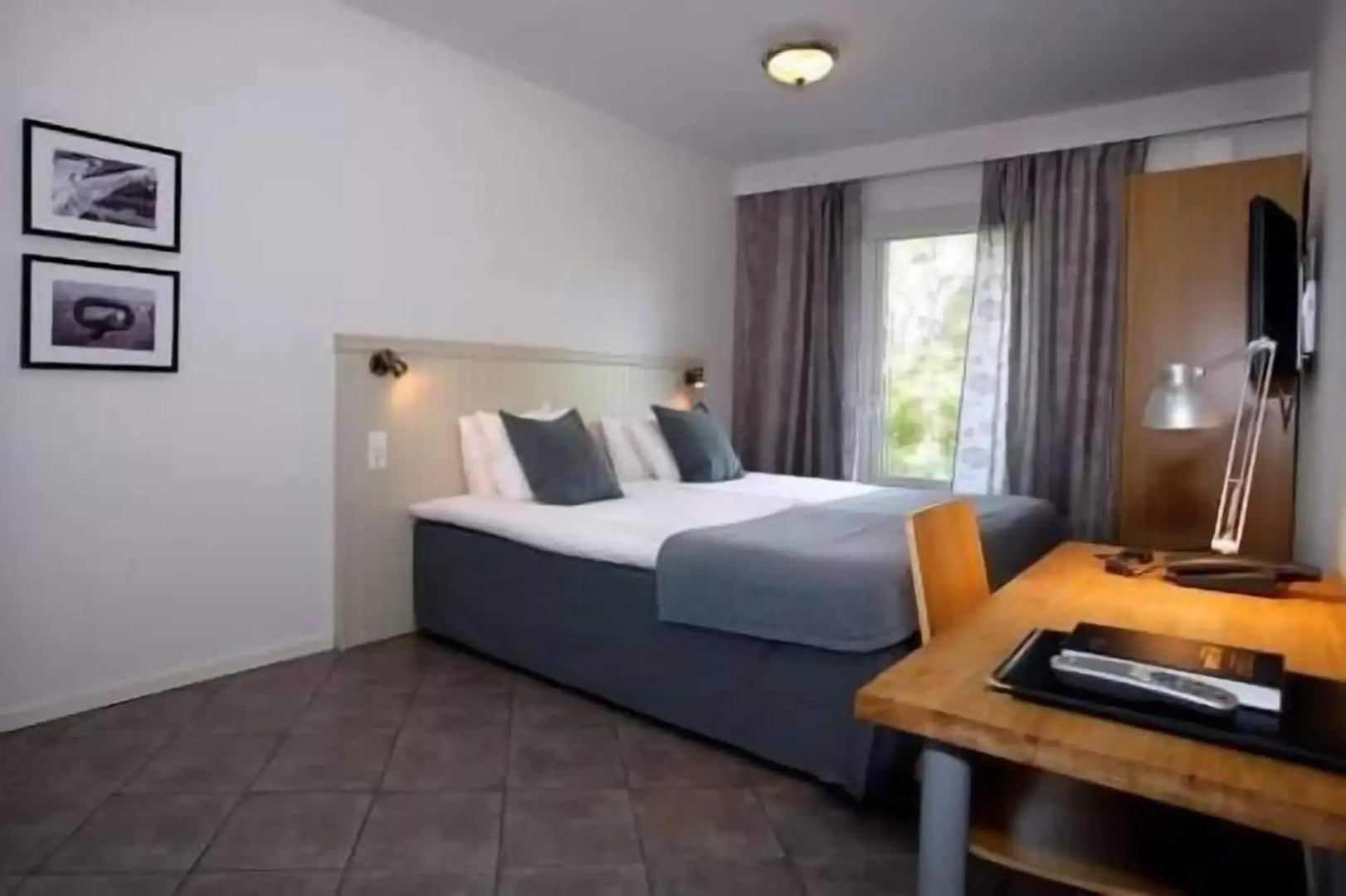 Adels Lågprishotell