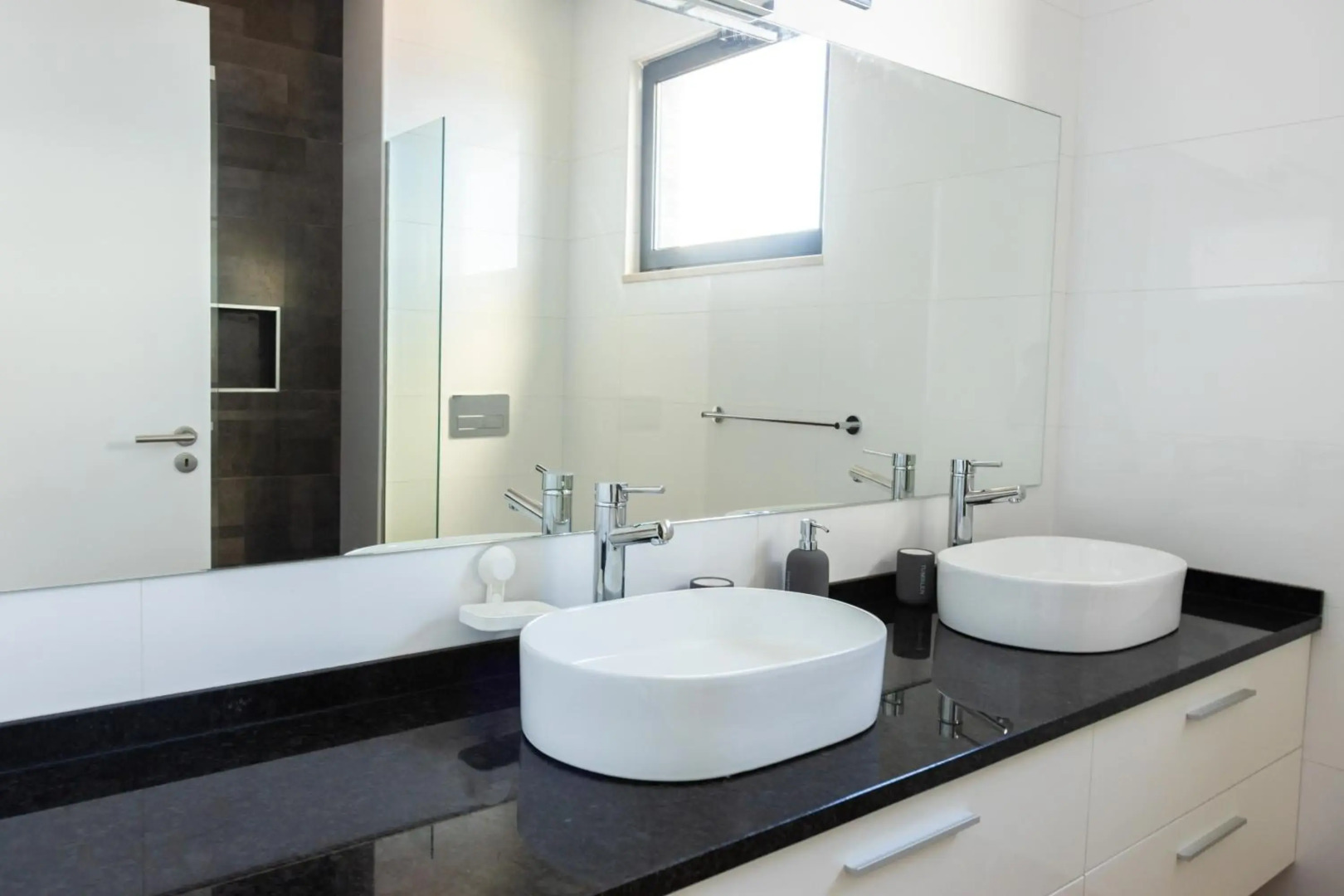 3 bdr aprt, stunning seaview, rooftop pool - LCGR