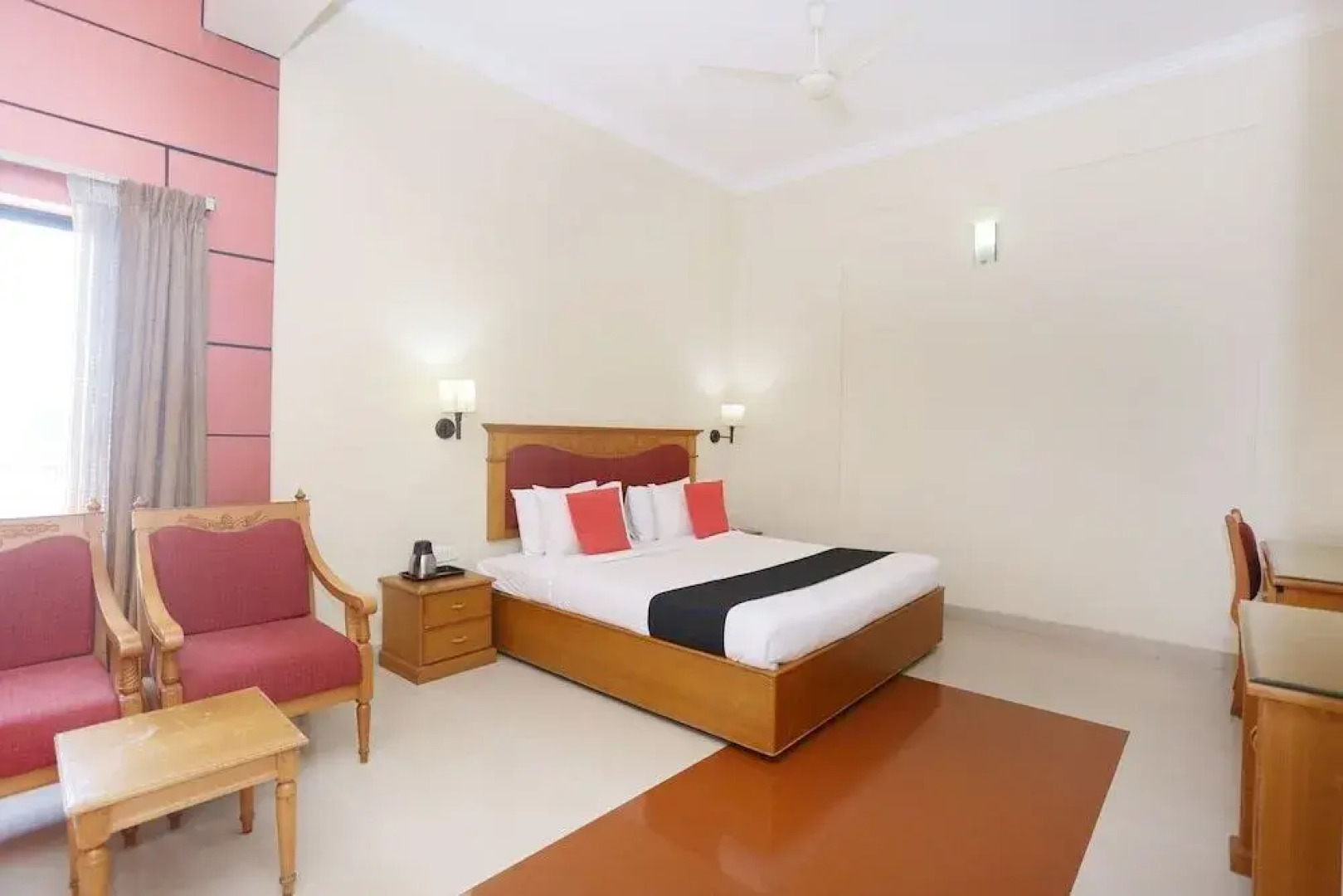 Capital O 45944 Club 7