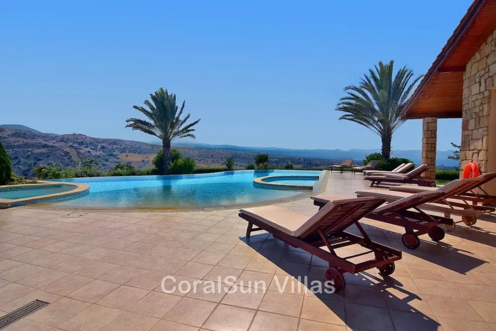 Amazing Luxury Villa, Enormous Heated Pool Jacuzzi, Gym, Games Room In Paphos,