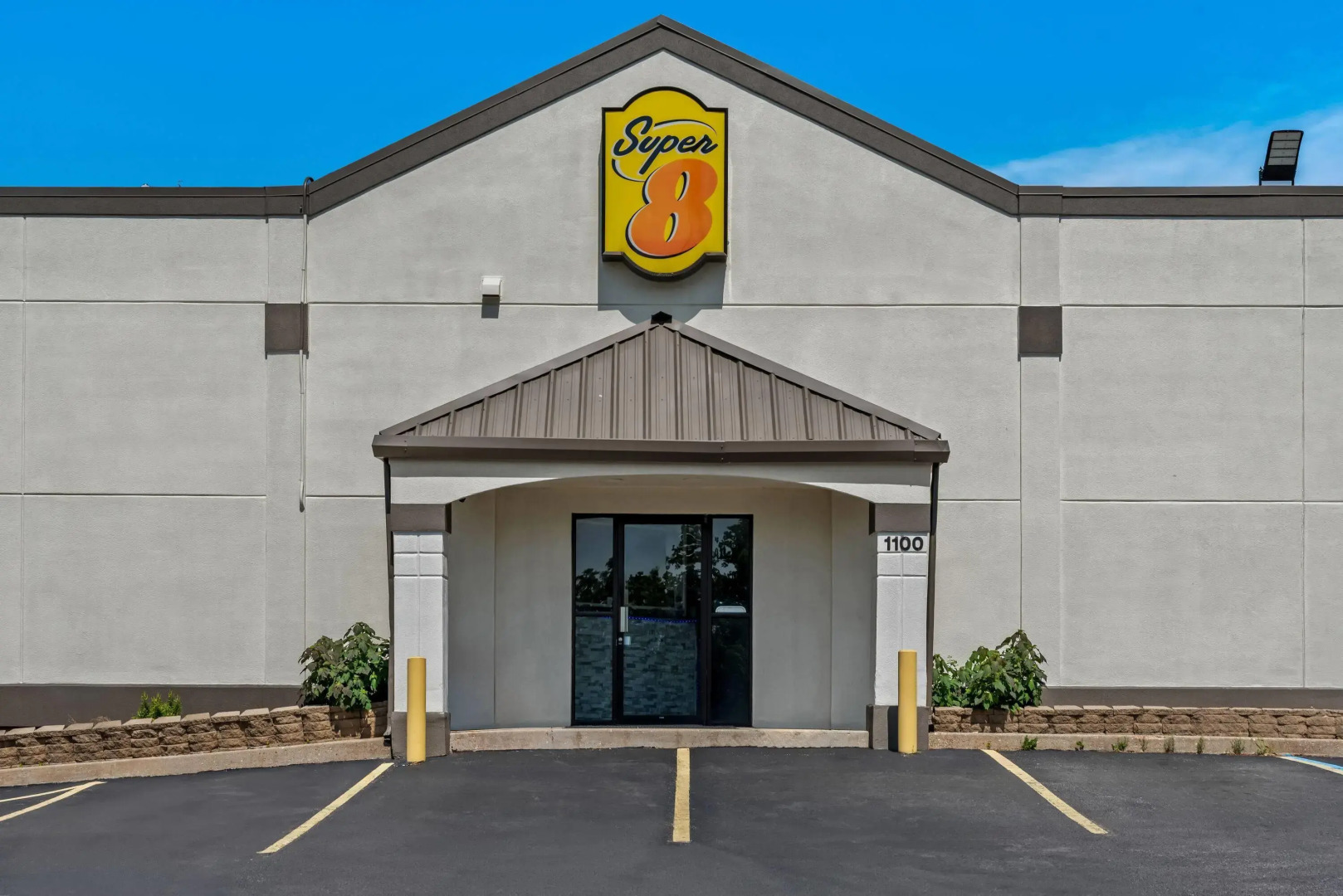 Super 8 by Wyndham Brownsburg