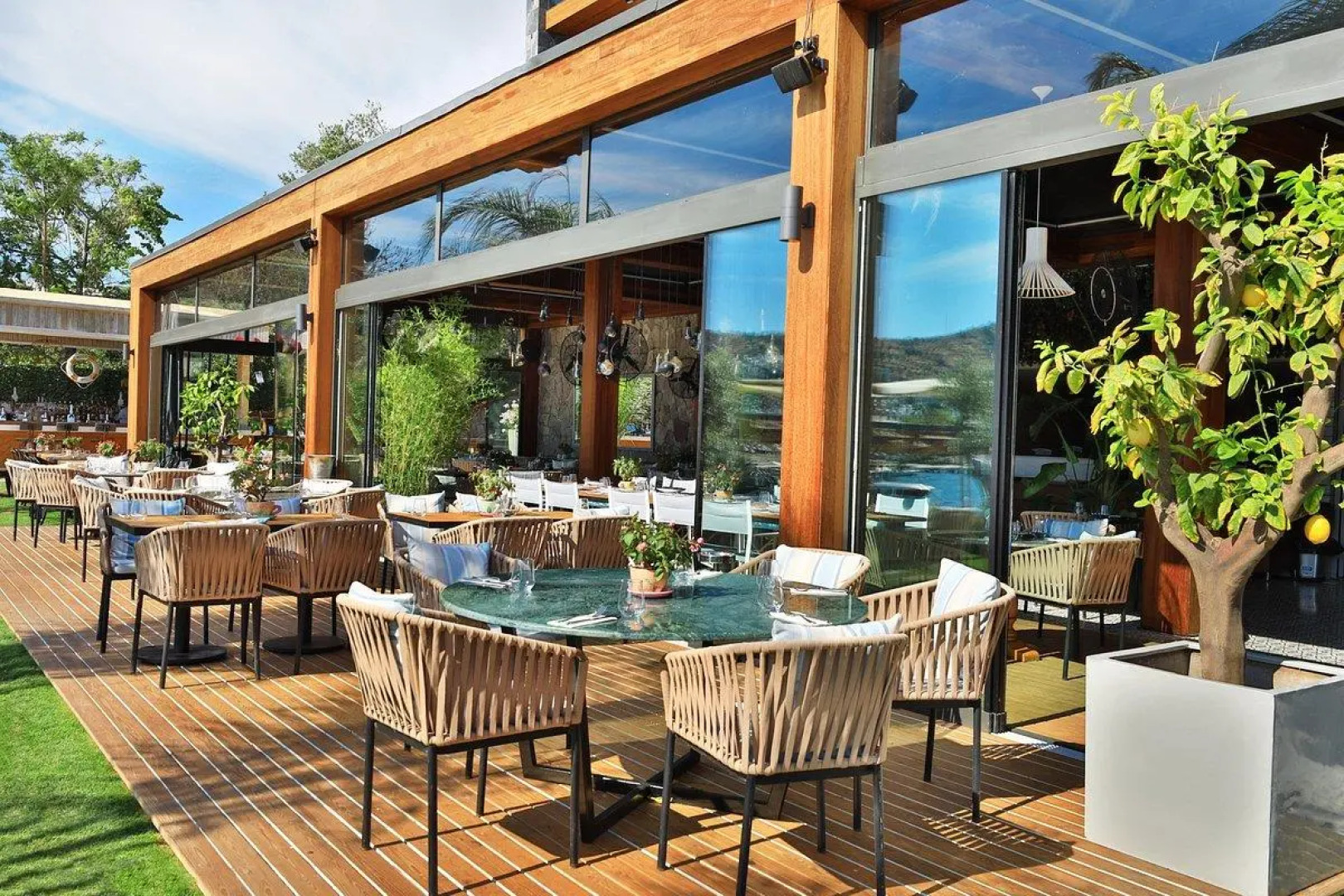 Mare Deluxe Residence