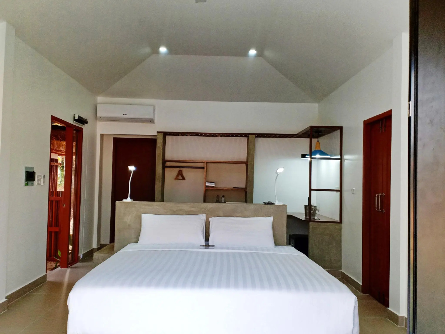 Sanctuary Nam Ngum Beach Resort