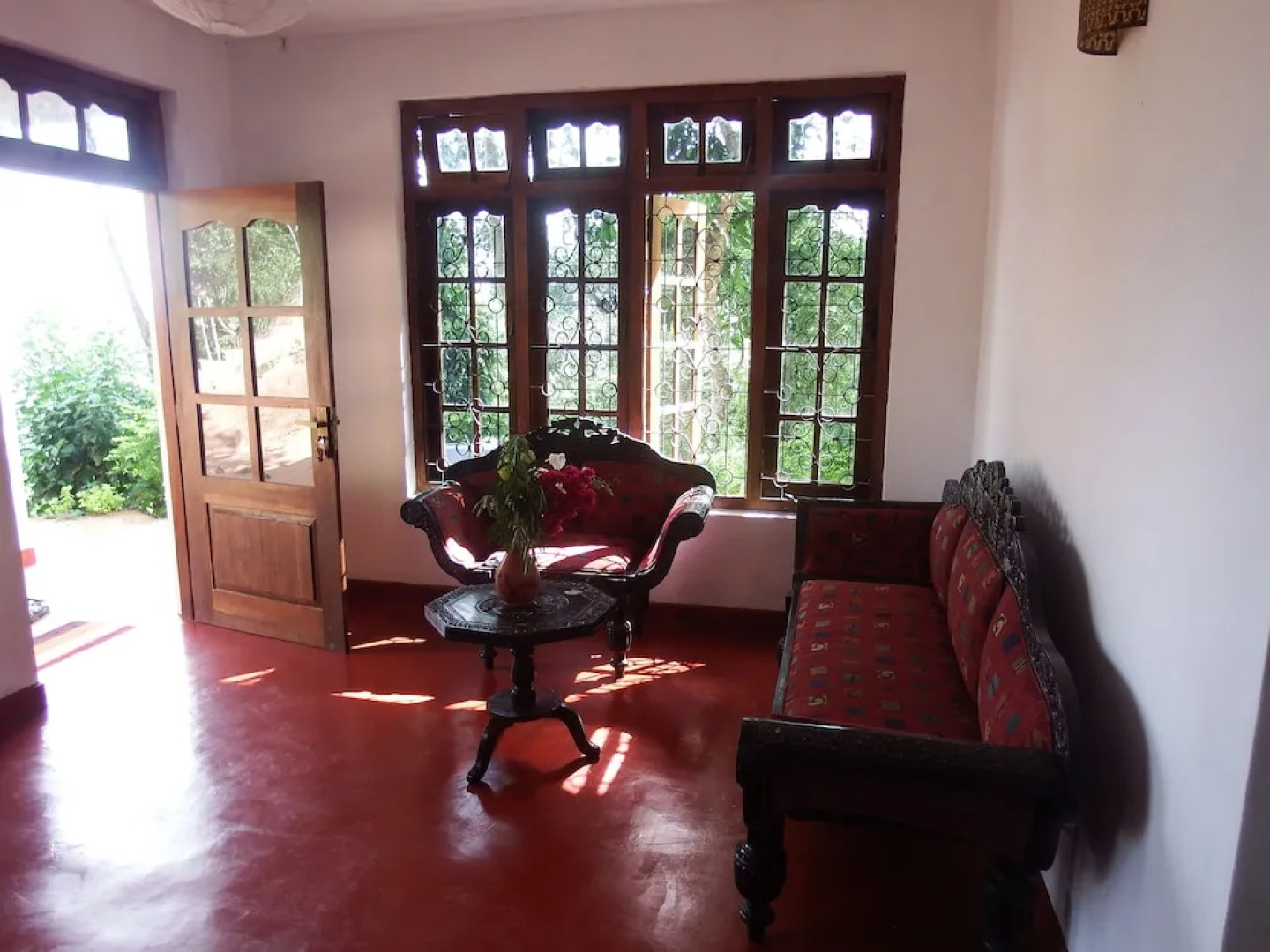 Welikande Hotel and Trekking Center