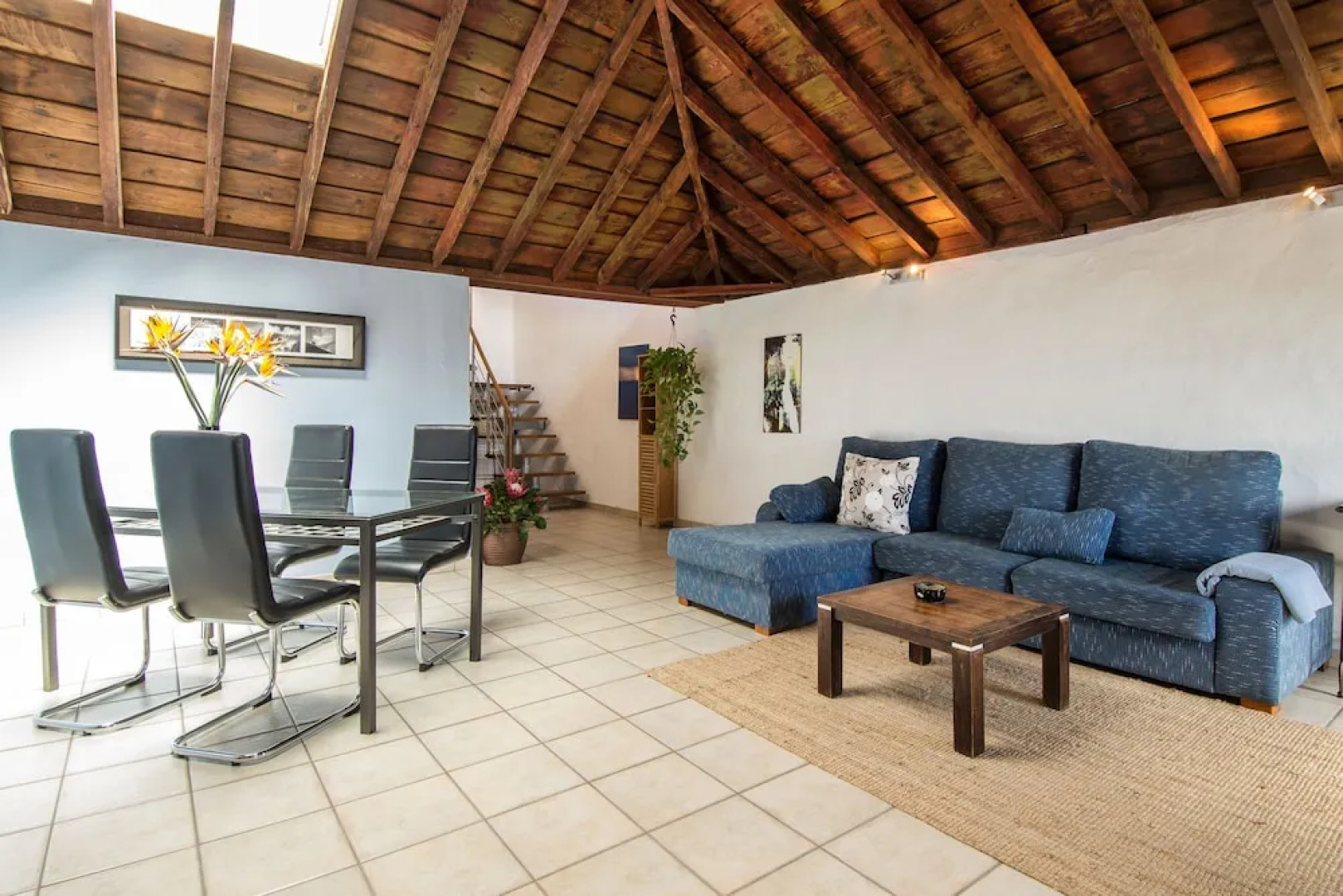 Lovely apartment on 2 floors with sea view