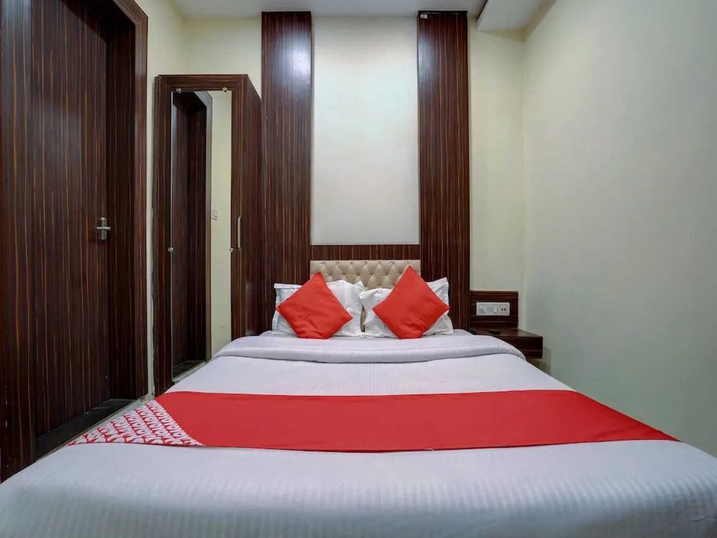 OYO 27630 Capital Residency