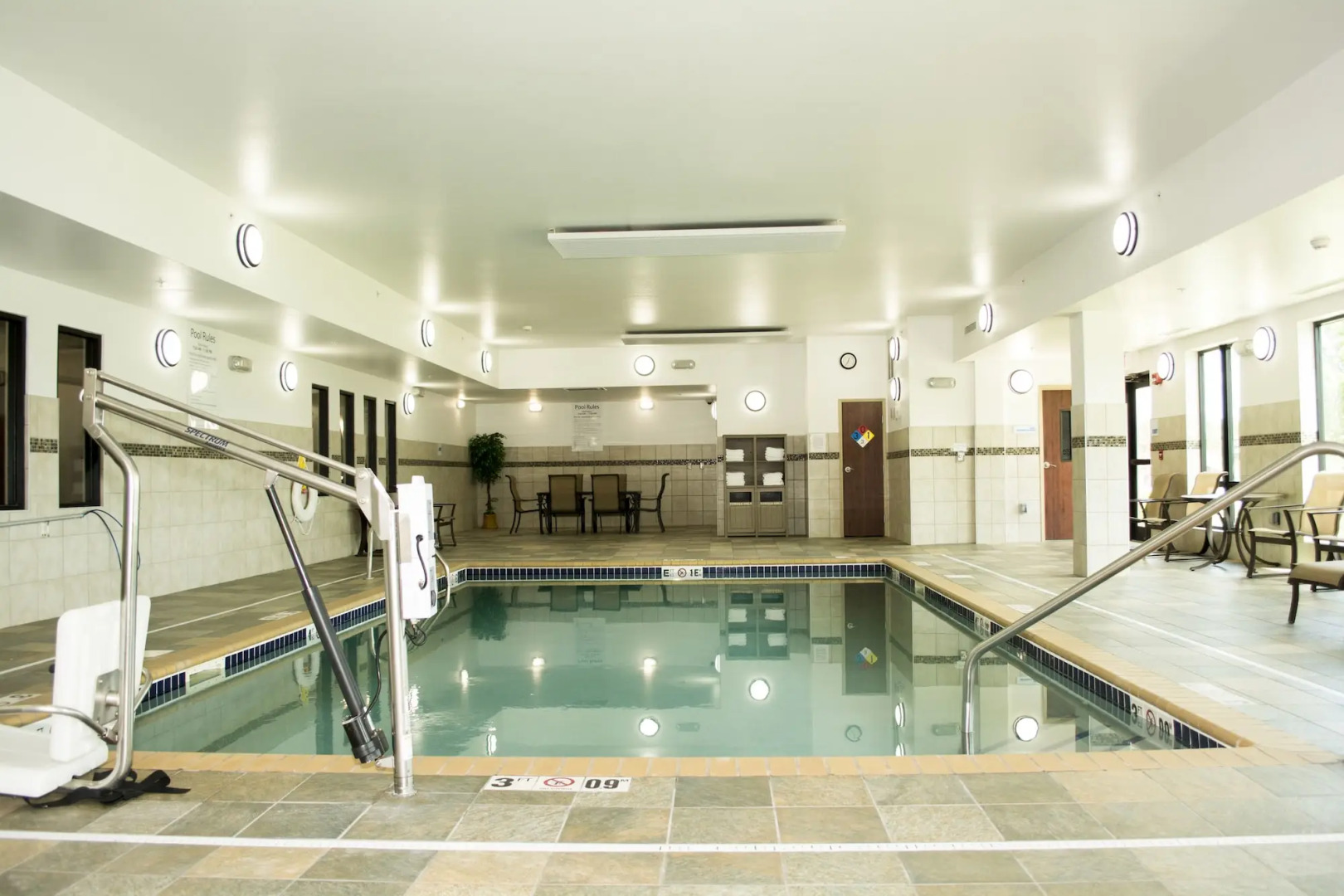 Holiday Inn Express and Suites Mason City by IHG