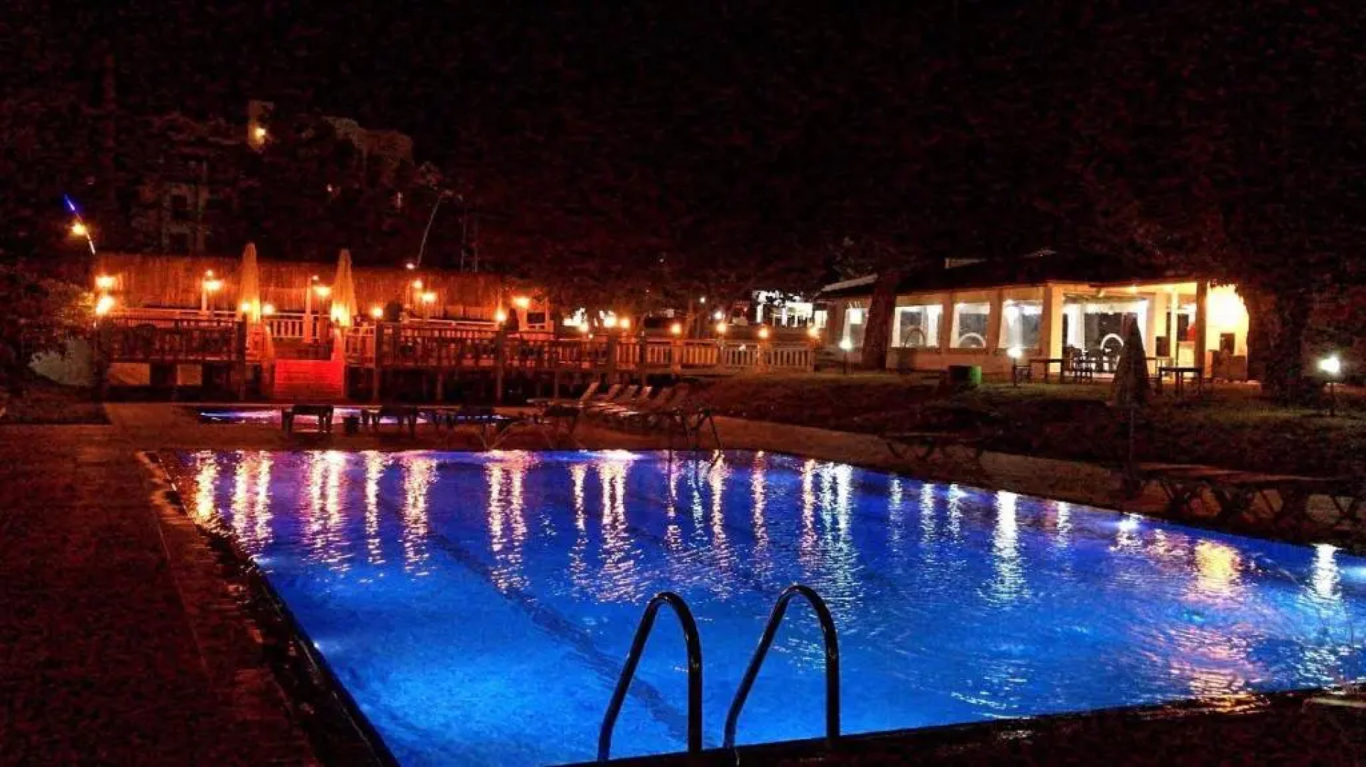 Dream Town Hotel & Restaurant